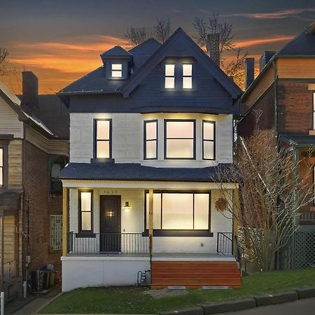 Newly Renovated Victorian Gem Perfect Space For Family Vacations! พิตต์สเบิร์ก ภายนอก รูปภาพ