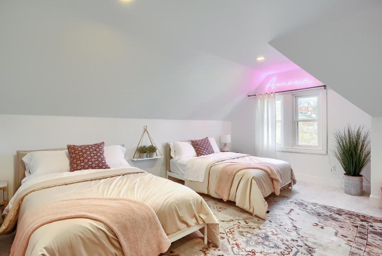 Newly Renovated Victorian Gem Perfect Space For Family Vacations! พิตต์สเบิร์ก ภายนอก รูปภาพ